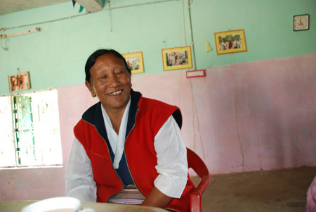 La présidente de Tibetan Women's Association pour l'Orissa 